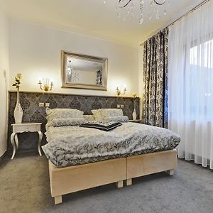 Superior Zimmer mit Kingsize-Bett